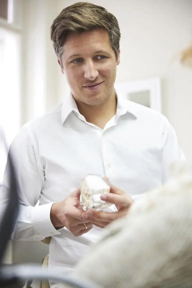 Zahnimplantate von Dr. Dr. Felix Wick in 1060 Wien